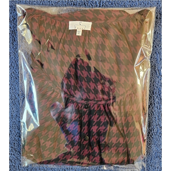 EMBER Plus Size Women's Burgundy Black Sheer Houndstooth Print Tie Front Blouse - Picture 8 of 13